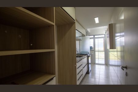 Apartamento à venda com 90m², 3 quartos e 2 vagas Apartamento à venda com 90m², 3 quartos e 2 vagasCozinha e Área de Serviço