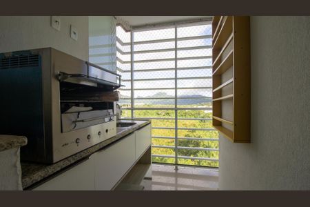 Apartamento à venda com 90m², 3 quartos e 2 vagas Apartamento à venda com 90m², 3 quartos e 2 vagasCozinha e Área de Serviço