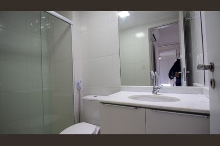 Apartamento à venda com 90m², 3 quartos e 2 vagas Apartamento à venda com 90m², 3 quartos e 2 vagasBanheiro da Suíte 1
