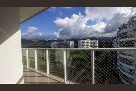 Apartamento à venda com 90m², 3 quartos e 2 vagas Apartamento à venda com 90m², 3 quartos e 2 vagasVaranda