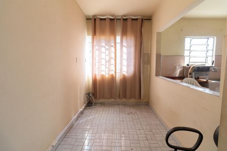 Casa para alugar com 45m², 1 quarto e sem vaga
