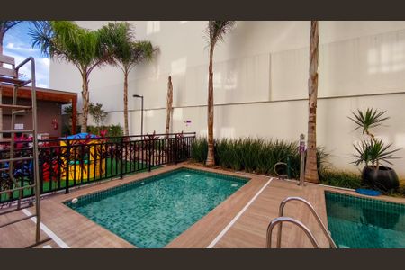 Apartamento à venda com 37m², 2 quartos e sem vagaÁrea comum - Piscina