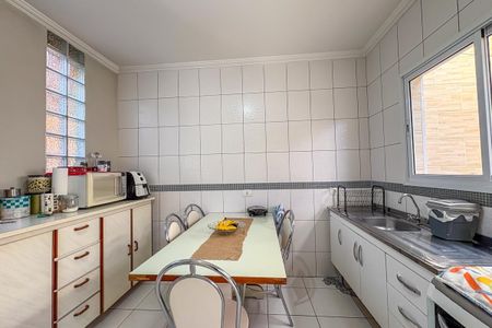 Casa à venda com 187m², 2 quartos e 2 vagasCozinha