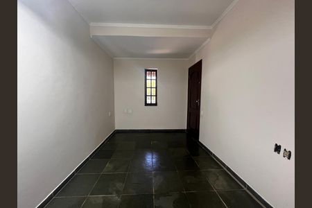 Casa à venda com 355m², 3 quartos e 4 vagas Casa à venda com 355m², 3 quartos e 4 vagasSala de TV