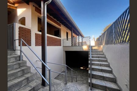 Casa à venda com 355m², 3 quartos e 4 vagas Casa à venda com 355m², 3 quartos e 4 vagasEntrada