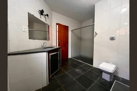 Casa à venda com 355m², 3 quartos e 4 vagas Casa à venda com 355m², 3 quartos e 4 vagasBanheiro Suíte