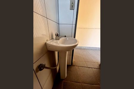 Casa à venda com 355m², 3 quartos e 4 vagas Casa à venda com 355m², 3 quartos e 4 vagasBanheiro de Serviço