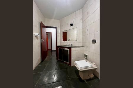 Casa à venda com 355m², 3 quartos e 4 vagas Casa à venda com 355m², 3 quartos e 4 vagasBanheiro