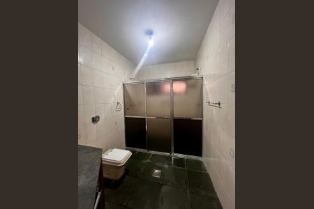 Casa à venda com 355m², 3 quartos e 4 vagas Casa à venda com 355m², 3 quartos e 4 vagasBanheiro