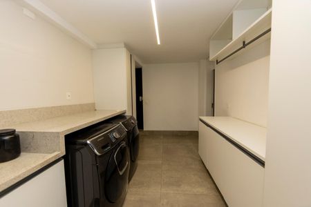 Casa de condomínio para alugar com 280m², 3 quartos e sem vaga Casa de condomínio para alugar com 280m², 3 quartos e sem vagaÁrea de Serviço