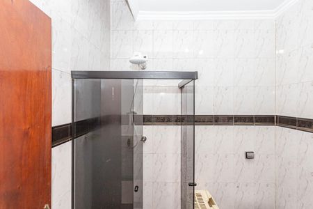 Casa à venda com 180m², 5 quartos e sem vagaBanheiro