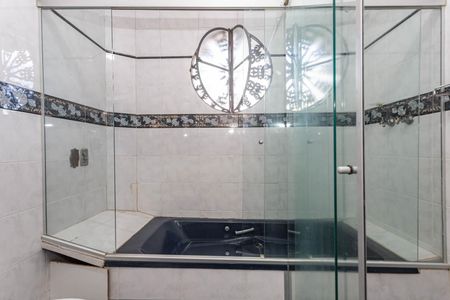 Casa à venda com 180m², 5 quartos e sem vagaBanheiro da Suíte