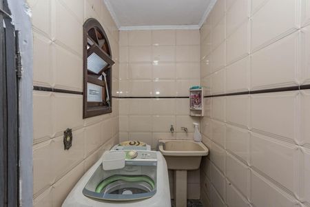 Casa à venda com 180m², 5 quartos e sem vagaÁrea de Serviços