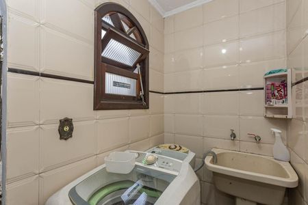 Casa à venda com 180m², 5 quartos e sem vagaÁrea de Serviços