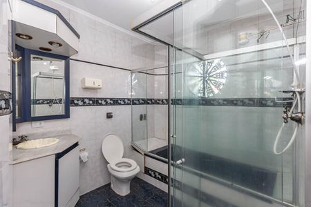 Casa à venda com 180m², 5 quartos e sem vagaBanheiro da Suíte