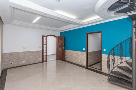 Casa à venda com 180m², 5 quartos e sem vagaSala