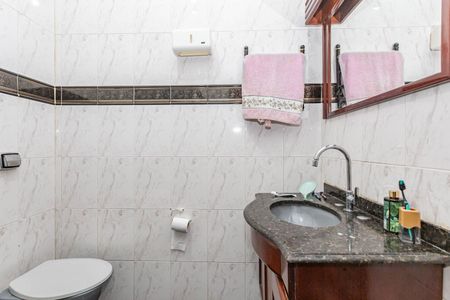 Casa à venda com 180m², 5 quartos e sem vagaBanheiro