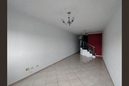 Casa para alugar com 110m², 3 quartos e 2 vagasSala