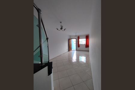 Casa para alugar com 110m², 3 quartos e 2 vagasSala