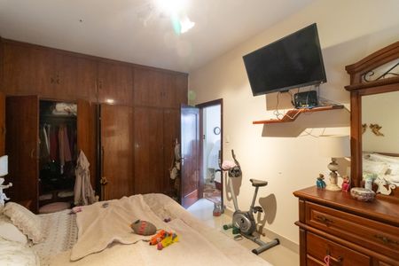 Casa para alugar com 350m², 4 quartos e 4 vagas Casa para alugar com 350m², 4 quartos e 4 vagasQuarto 2