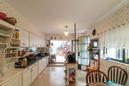 Casa para alugar com 350m², 4 quartos e 4 vagas Casa para alugar com 350m², 4 quartos e 4 vagasCozinha