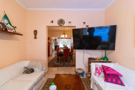 Casa para alugar com 350m², 4 quartos e 4 vagas Casa para alugar com 350m², 4 quartos e 4 vagasSala de TV