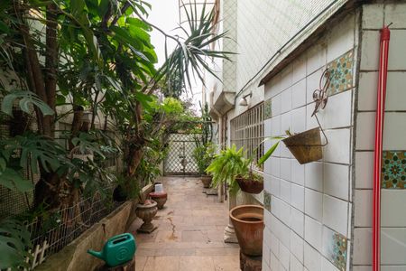 Casa para alugar com 350m², 4 quartos e 4 vagas Casa para alugar com 350m², 4 quartos e 4 vagasQuintal