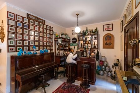 Casa para alugar com 350m², 4 quartos e 4 vagas Casa para alugar com 350m², 4 quartos e 4 vagasEntrada - Bar