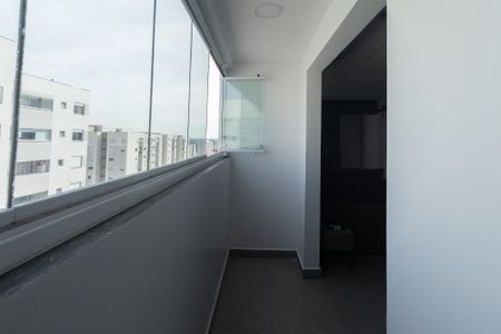 Apartamento à venda com 43m², 1 quarto e 1 vaga Apartamento à venda com 43m², 1 quarto e 1 vagaVaranda