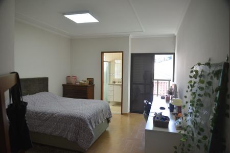 Casa à venda com 191m², 3 quartos e 3 vagasQuarto Suite 2