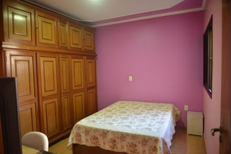 Casa à venda com 191m², 3 quartos e 3 vagasQuarto 1