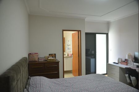 Casa à venda com 191m², 3 quartos e 3 vagasQuarto Suite 2