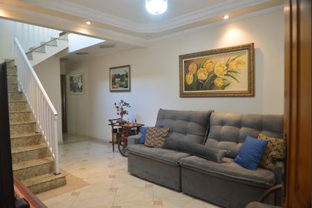 Casa à venda com 191m², 3 quartos e 3 vagasSala