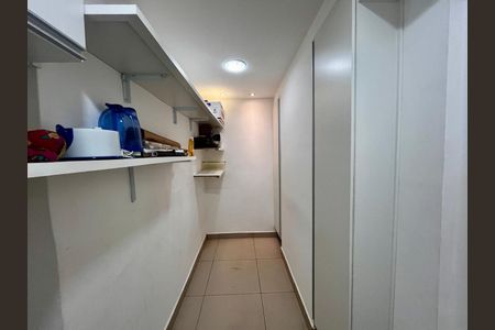 Apartamento à venda com 130m², 3 quartos e 2 vagas Apartamento à venda com 130m², 3 quartos e 2 vagasDespensa