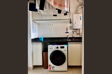 Apartamento à venda com 130m², 3 quartos e 2 vagas Apartamento à venda com 130m², 3 quartos e 2 vagasÁrea de Serviço