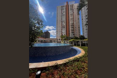 Apartamento à venda com 130m², 3 quartos e 2 vagas Apartamento à venda com 130m², 3 quartos e 2 vagasÁrea comum - Piscina