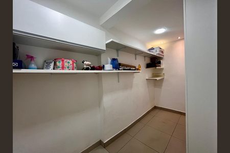 Apartamento à venda com 130m², 3 quartos e 2 vagas Apartamento à venda com 130m², 3 quartos e 2 vagasDespensa
