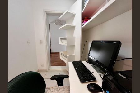 Apartamento à venda com 130m², 3 quartos e 2 vagas Apartamento à venda com 130m², 3 quartos e 2 vagasEscritório