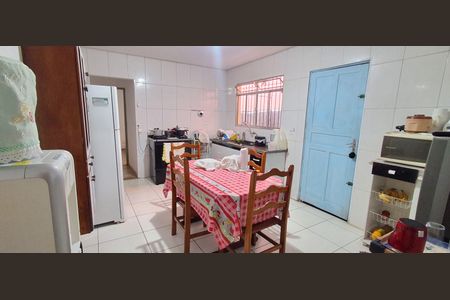 Casa à venda com 97m², 3 quartos e 2 vagas Casa à venda com 97m², 3 quartos e 2 vagasCozinha