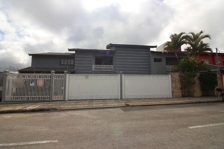 Casa à venda com 600m², 4 quartos e 6 vagasFachada