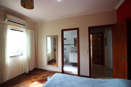 Casa à venda com 600m², 4 quartos e 6 vagasSuíte 3