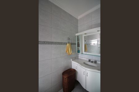 Casa à venda com 600m², 4 quartos e 6 vagasSuíte 2 Banheiro