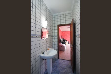 Casa à venda com 600m², 4 quartos e 6 vagasBanheiro de Serviço 2