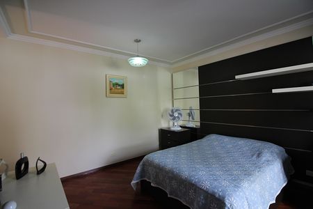 Casa à venda com 600m², 4 quartos e 6 vagasSuíte 1