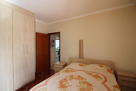 Casa à venda com 600m², 4 quartos e 6 vagasSuíte 2