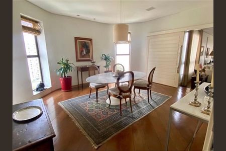 Apartamento à venda com 330m², 4 quartos e 4 vagas