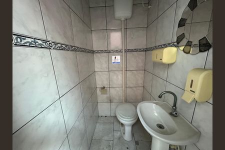 Casa para alugar com 130m², 2 quartos e 2 vagasBanheiro de Serviço