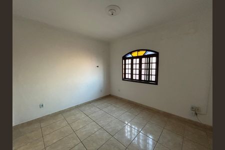 Casa para alugar com 130m², 2 quartos e 2 vagasSuíte