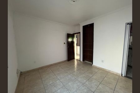 Casa para alugar com 130m², 2 quartos e 2 vagasSuíte