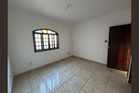 Casa para alugar com 130m², 2 quartos e 2 vagasSuíte
